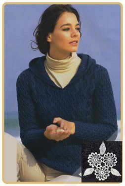 Рельефный пуловер с капюшоном